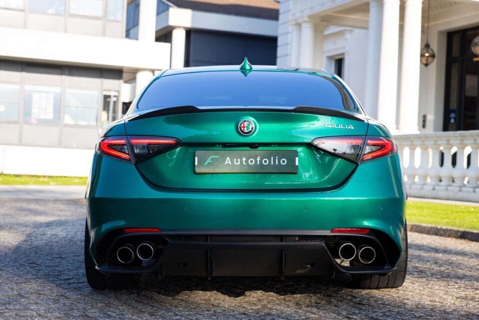 2022 alfa romeo giulia quadrifoglio0048